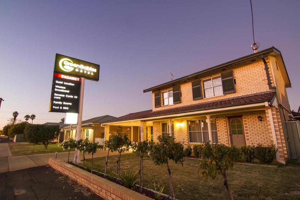 דובו Green Gables Motel מראה חיצוני תמונה