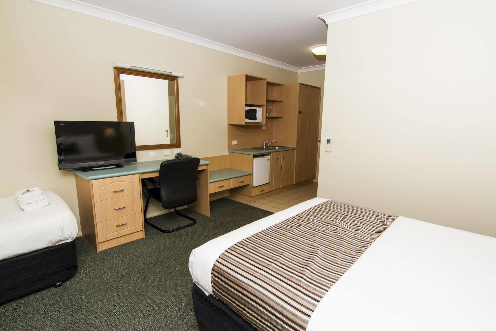 דובו Green Gables Motel מראה חיצוני תמונה